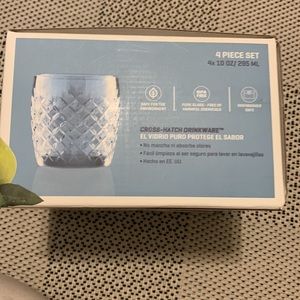 4 PIECE SET CROSS-HATCH DRINKWARE